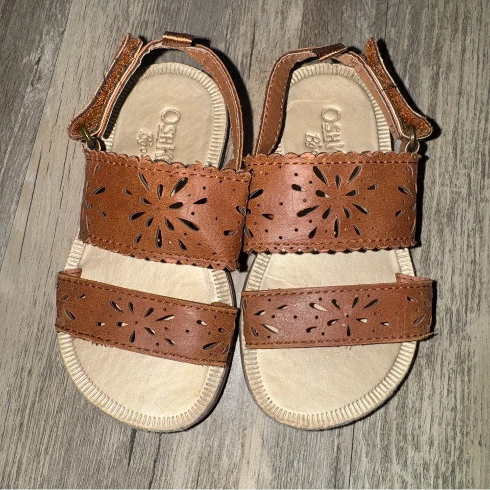 ☀️6/$20☀️ OshKosh B'gosh Tan Kids Sandals
